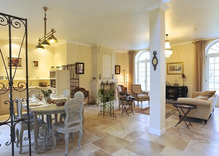 L'orangerie Du Grand Jardin Tatil Evi Condé-sur-Seulles